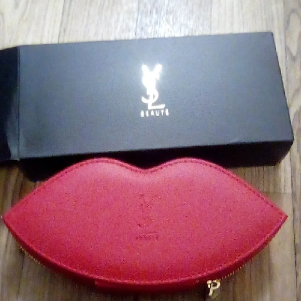 YSL Beauty Red Lips Makeup Bag Cosmetic Pouch With Brushes New